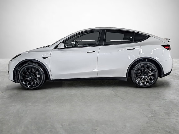 Tesla Model Y 2 of 5