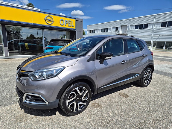 Renault Captur 3 of 5