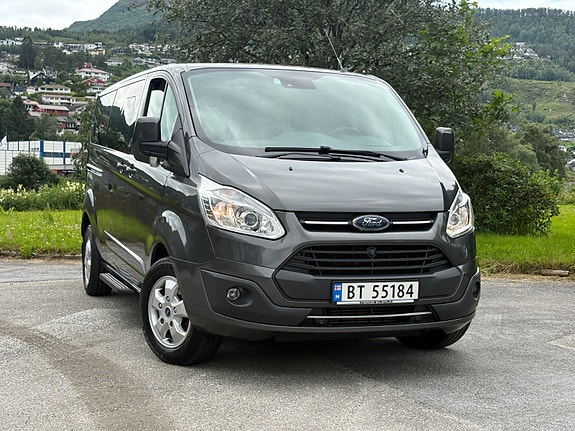 Ford Tourneo Custom 2 of 5