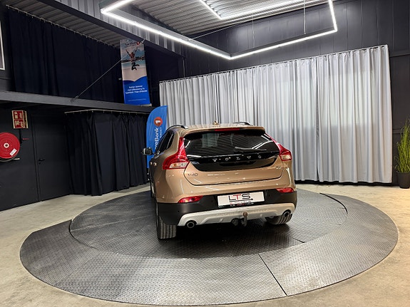 Volvo V40 Cross Country 5 of 5