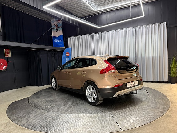 Volvo V40 Cross Country 4 of 5