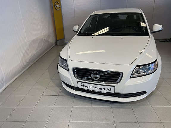 Volvo S40 3 of 5