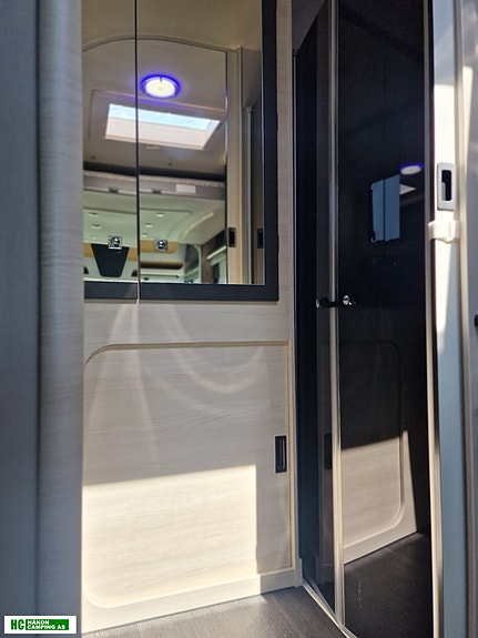 Challenger Sirius 2060 – 2021-modell – Automat – Solcelle – 100 Ah Litium – Meget velholdt 28 of 30