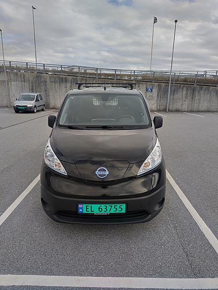 Nissan e-NV200 2 of 5
