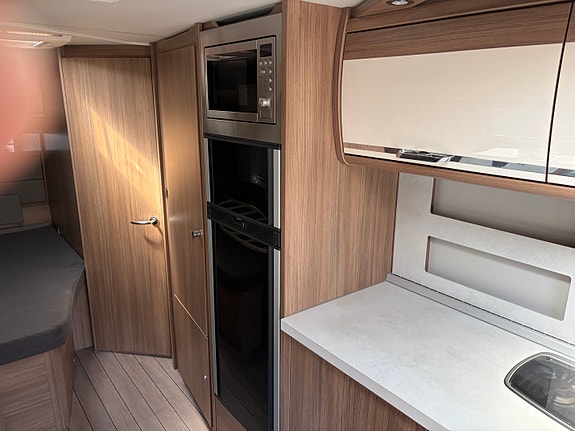 Knaus w08 650 13 of 14