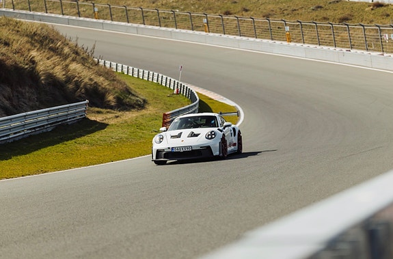 Porsche 911 GT3 RS 24 of 30