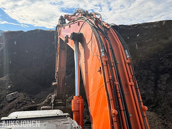 Hitachi Hitachi ZX350LC-6 beltegraver - 6.799 timer m/ graveskuffe 30 of 30