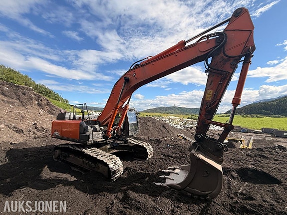 Hitachi Hitachi ZX350LC-6 beltegraver - 6.799 timer m/ graveskuffe 2 of 30