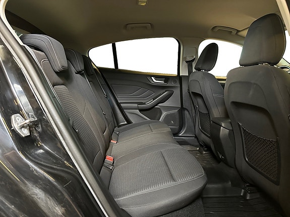 Ford Focus 12 of 30