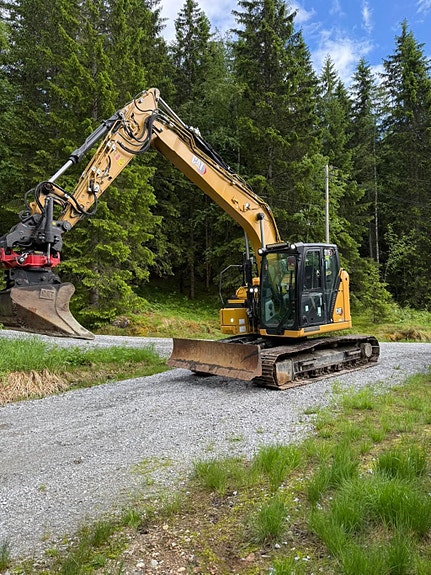 Cat 315 m/ oilquick 2 of 5
