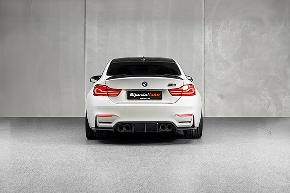 BMW M4 7 of 30
