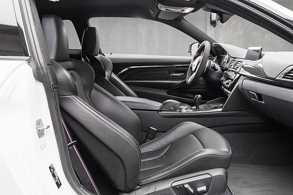 BMW M4 29 of 30