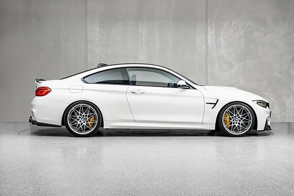 BMW M4 11 of 30