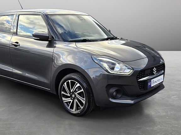 Suzuki Swift 2 of 5