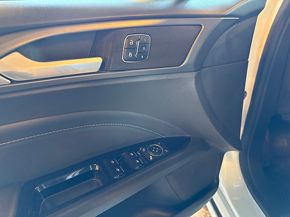 Ford Mondeo 18 of 26