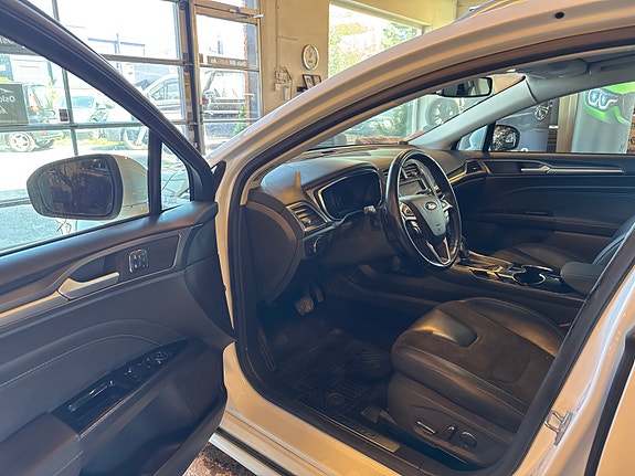Ford Mondeo 10 of 26