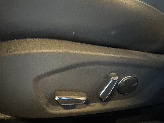 Ford Mondeo 19 of 26