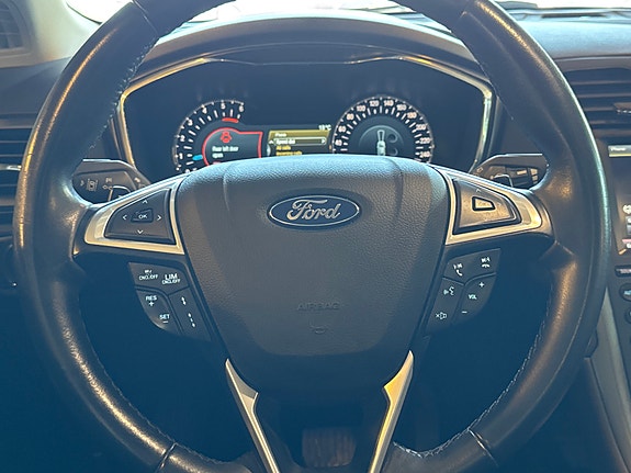 Ford Mondeo 15 of 26