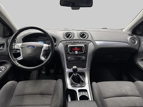 Ford Mondeo 14 of 26