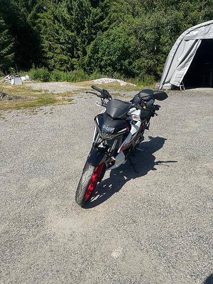 Suzuki GSX-S 125 2 of 5