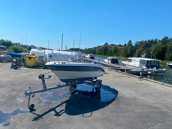 AMT 150R m/ Yamaha F40 (Ny) og Tiki-tilhenger 3 of 10