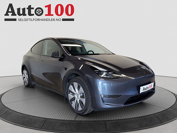 Tesla Model Y 3 of 5