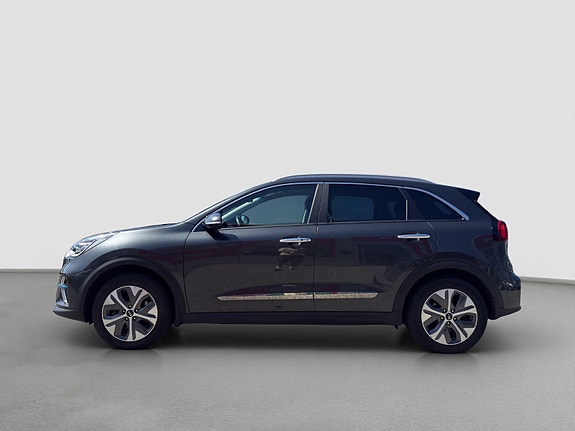 Kia Niro 2 of 5
