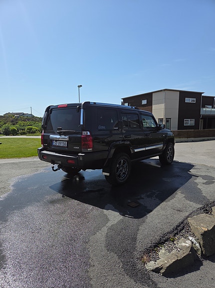 Jeep Commander 2 of 5