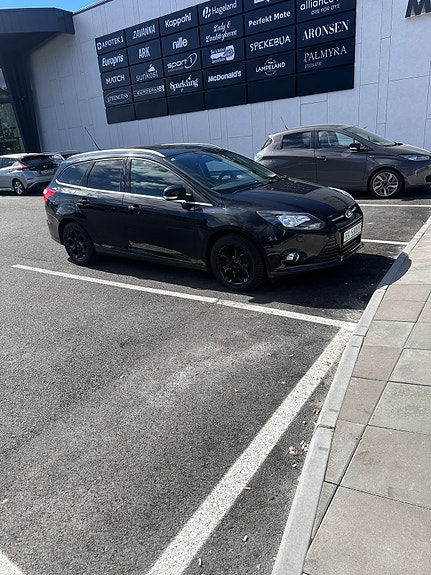 Ford Focus 2 of 5