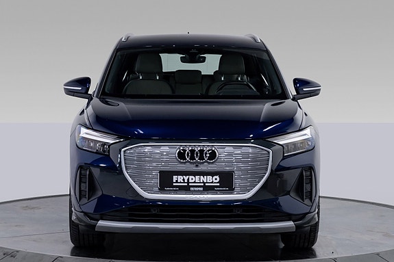 Audi Q4 e-tron 4 of 5