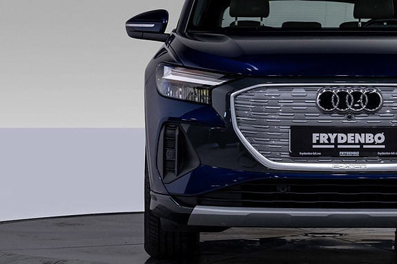 Audi Q4 e-tron 3 of 5