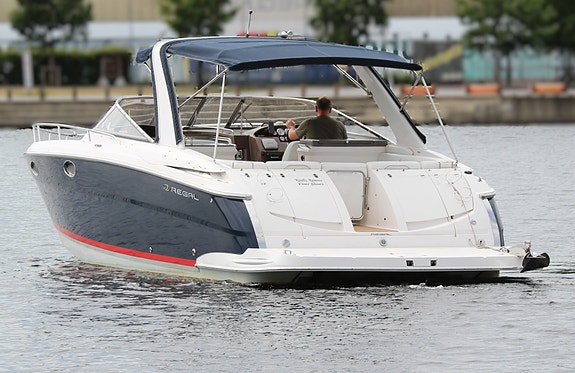 MEGET VAKKER KVALITETSBÅT:  Regal 3350 - GI BUD 3 of 5