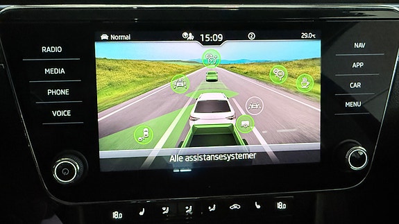 Skoda Superb 27 of 30