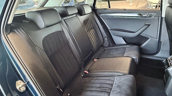 Skoda Superb 16 of 30