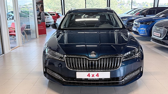 Skoda Superb 2 of 5