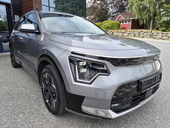 Kia e-Niro 2 of 5