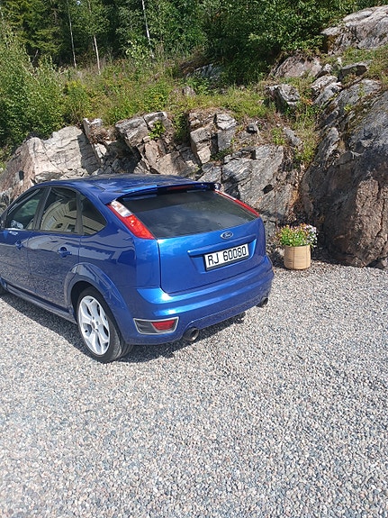 Ford Focus 2 of 5
