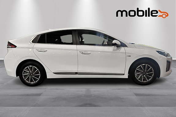 Hyundai IONIQ 2 of 5