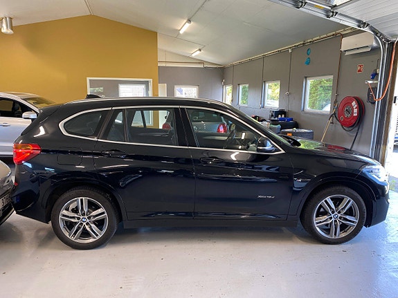 BMW X1 3 of 5