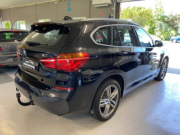 BMW X1 4 of 5