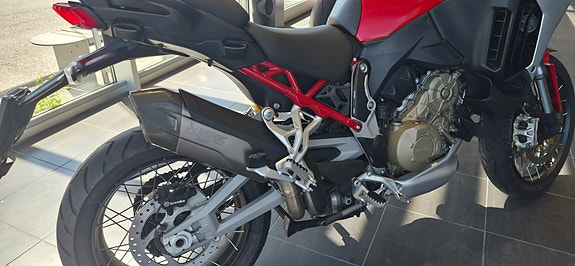 Ducati Multistrada V4 2 of 5