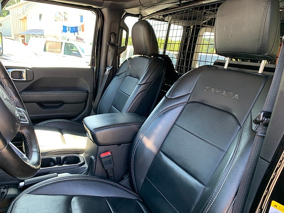 Jeep Wrangler 16 of 21