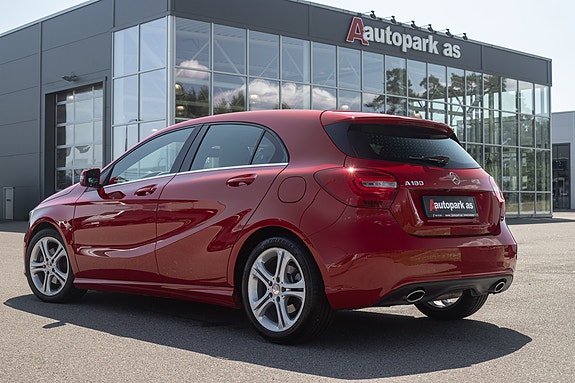 Mercedes-Benz A180 4 of 5