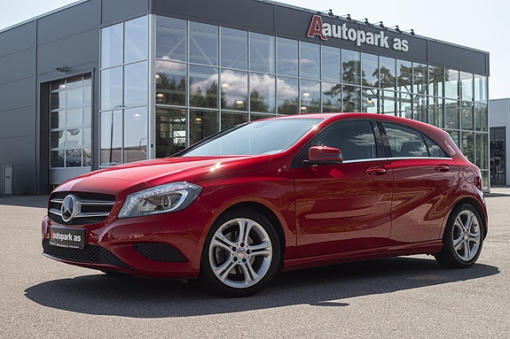 Mercedes-Benz A180 3 of 5