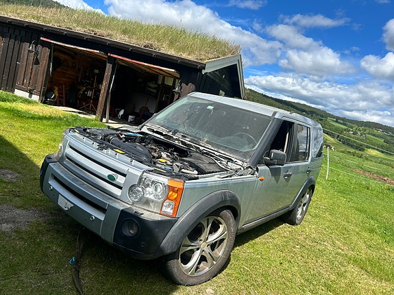 Land Rover Discovery 3 2 of 5