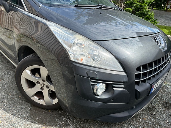 Peugeot 3008 4 of 5