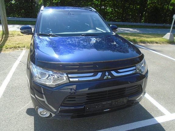 Mitsubishi Outlander 3 of 5