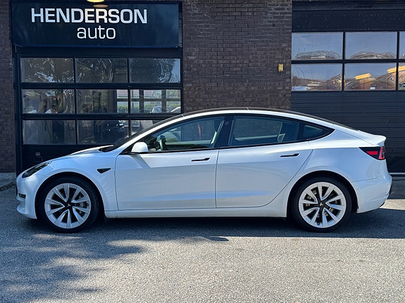 Tesla Model 3 3 of 5