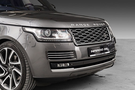 Land Rover Range Rover 2 of 5