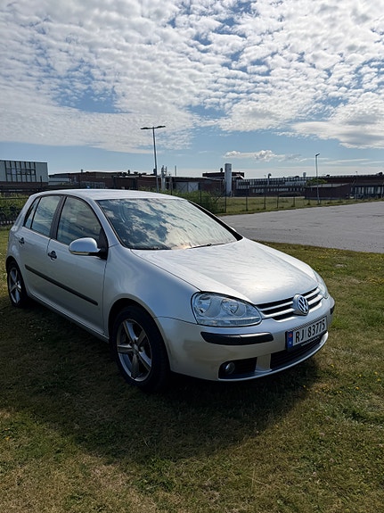 Volkswagen Golf V 4 of 5